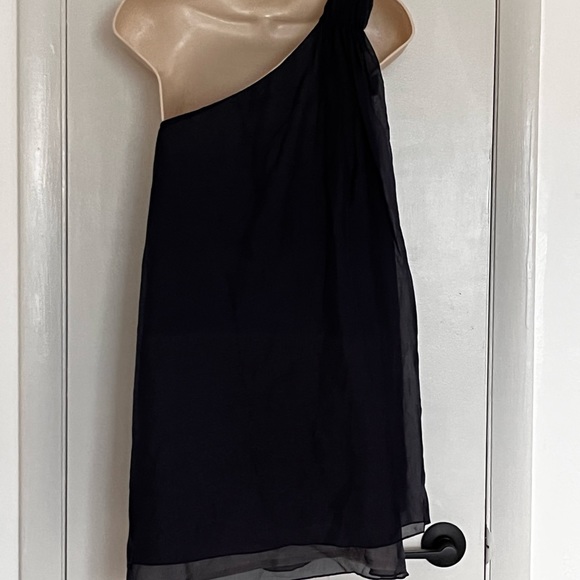 🎈Alice + Olivia Sz XS one shoulder silk blouse - Picture 14 of 15